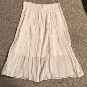 White flowy skirt